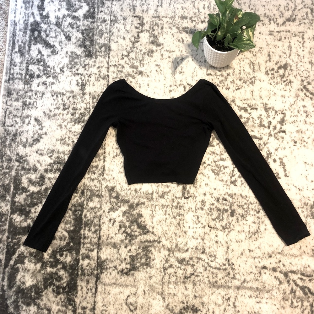 Lululemon Black Long Sleeve Crop Top
